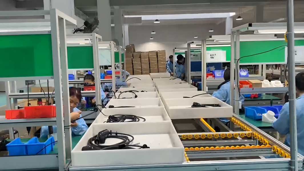 Chengdu Sixpence Technology Co.,Ltd. linea di produzione del fabbricante