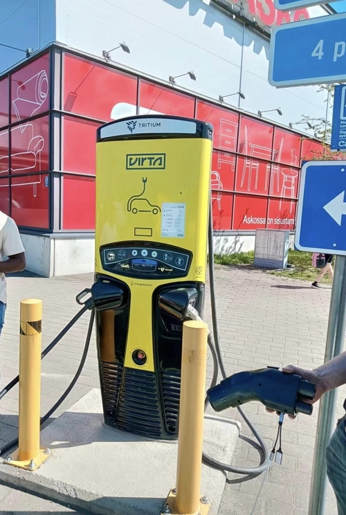 Latest company news about Ultimi CCS2 a CHAdeMO Adapter Testing su Tesla Supercharger e altre stazioni di ricarica EV di marca!